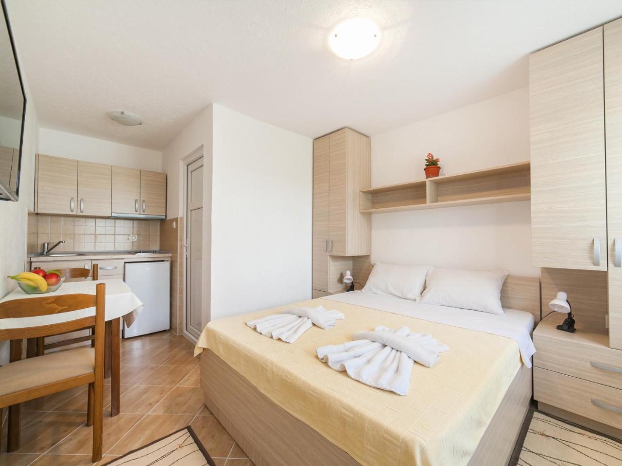 Hana Accommodation Sveti Stefan Eksteriør bilde