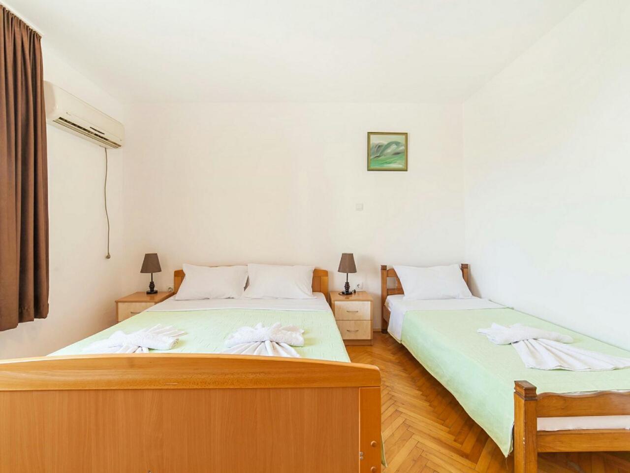 Hana Accommodation Sveti Stefan Eksteriør bilde