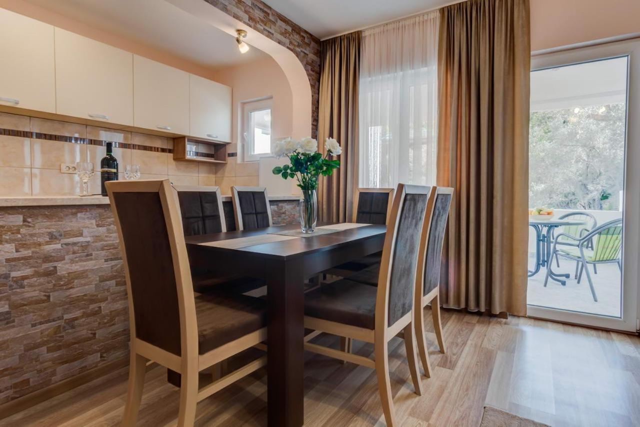 Hana Accommodation Sveti Stefan Eksteriør bilde