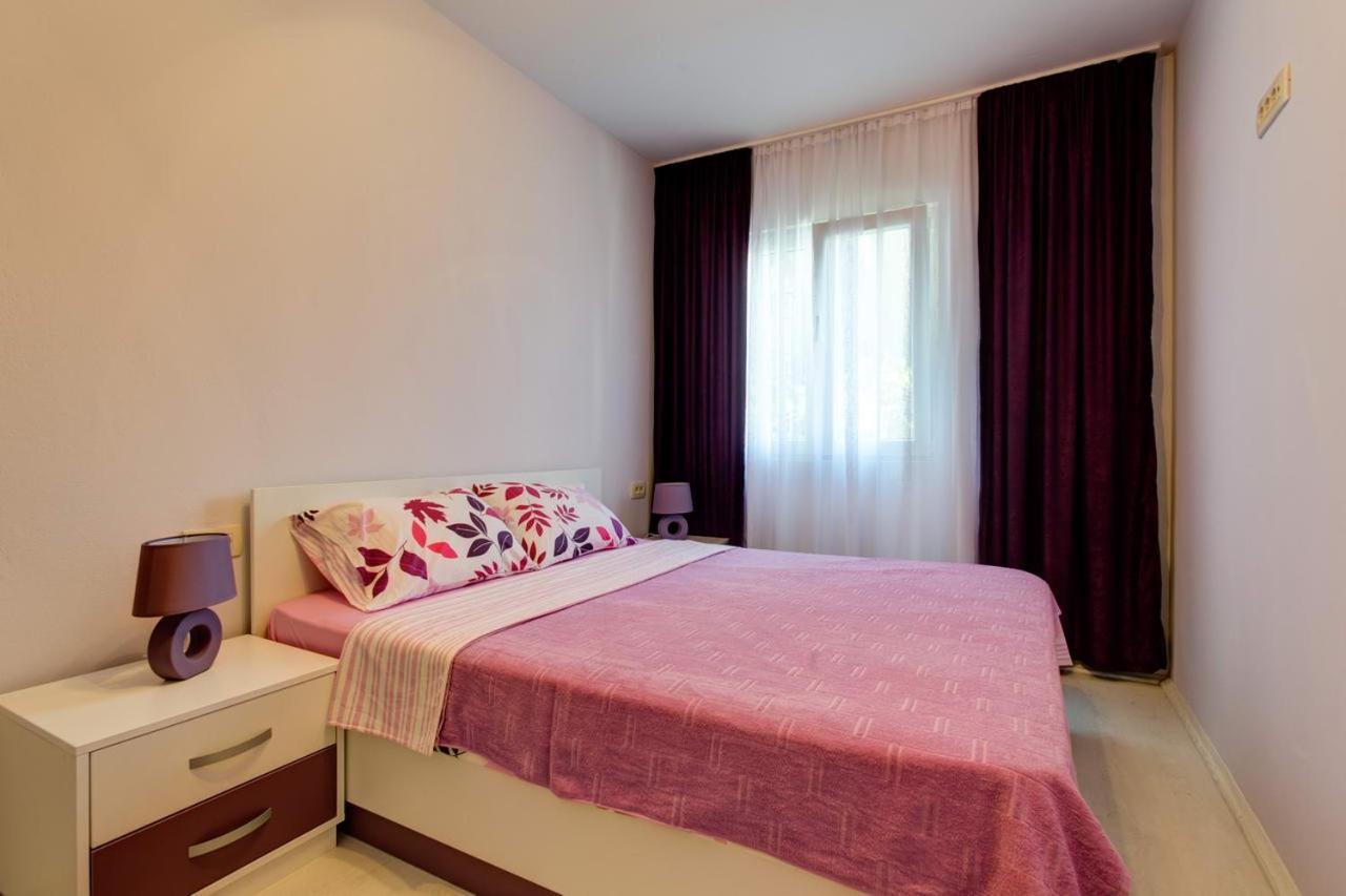 Hana Accommodation Sveti Stefan Eksteriør bilde