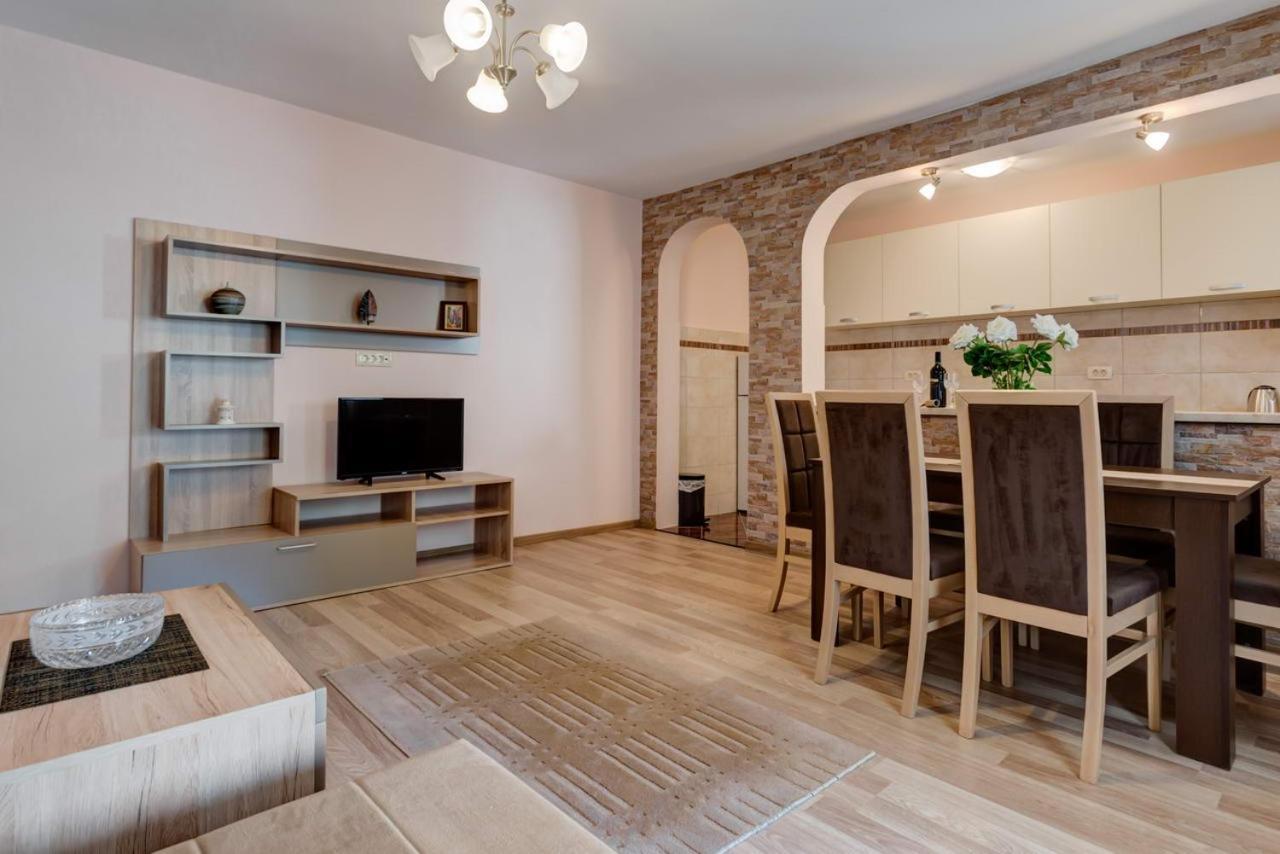 Hana Accommodation Sveti Stefan Eksteriør bilde